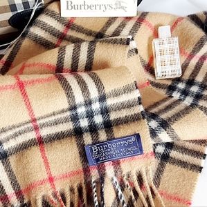 βοΈ New Vintage Burberrys Scarf βοΈ